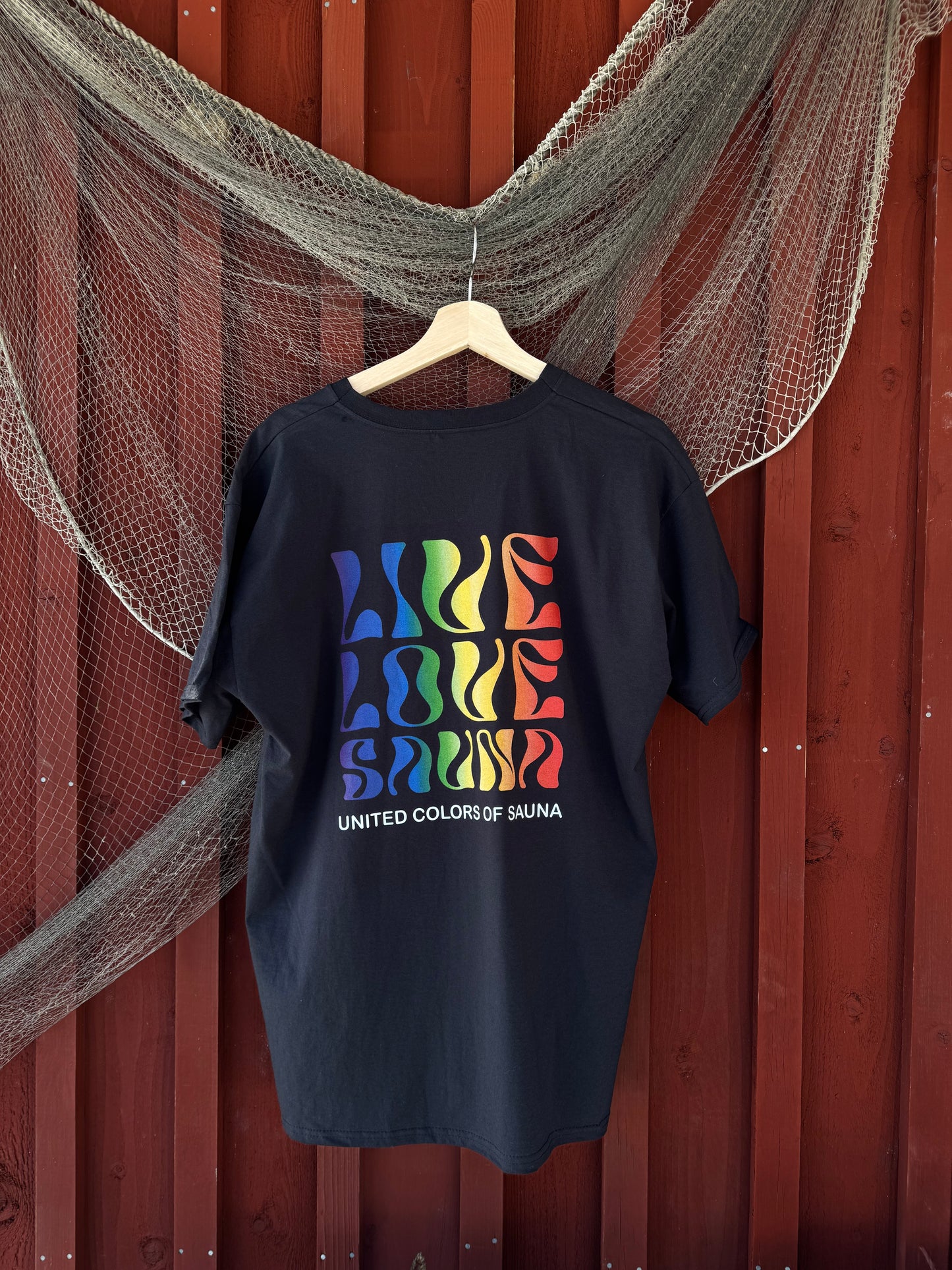 Live, love, sauna -T-paita, United colors of sauna, musta